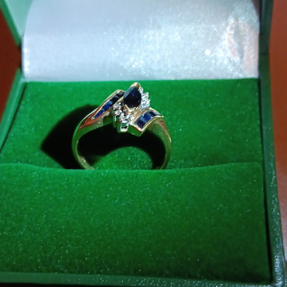 10 kt Gold Sapphire and Diamond Ring